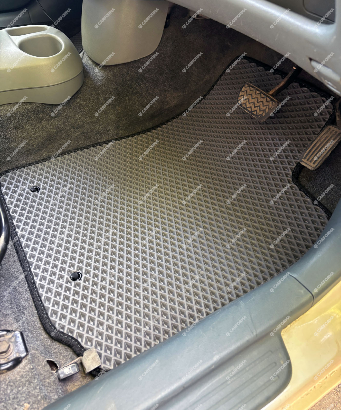 Коврики на Toyota Vitz I 1998&nbsp;-&nbsp;2005 в Калуге