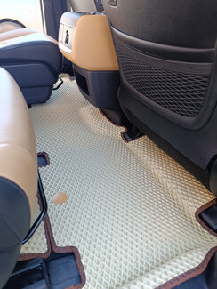 Коврики на KIA Carnival IV 11 мест 2020 - 2025 в Калуге Коврики на KIA Carnival IV 11 мест 2020 - 2025 в Калуге