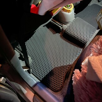 Коврики на Toyota Vitz I 1998 - 2005 в Калуге Коврики на Toyota Vitz I 1998 - 2005 в Калуге