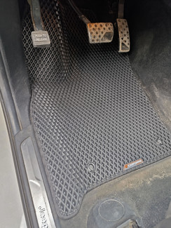 Коврики на Jeep Grand Cherokee (WK2) 2010 - 2022 в Калуге