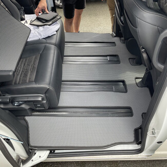 Водительские ворсовые коврики Honda StepWGN VI 2022 - 2026 в Калуге Водительские ворсовые коврики Honda StepWGN VI 2022 - 2026 в Калуге